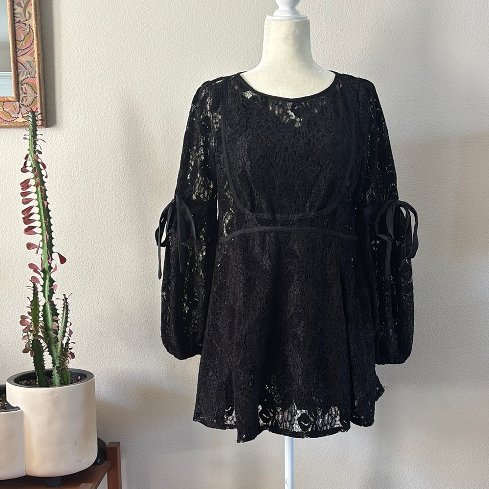 Free People Black Lace Long Sleeved Mini Dress Size Small